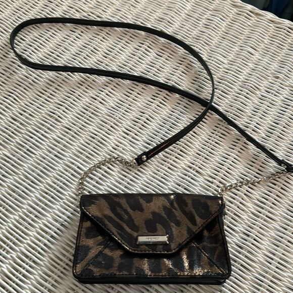 Nine West Metallic Tiger Cheetah Print WOC Crossbody EUC!! - Picture 2 of 6